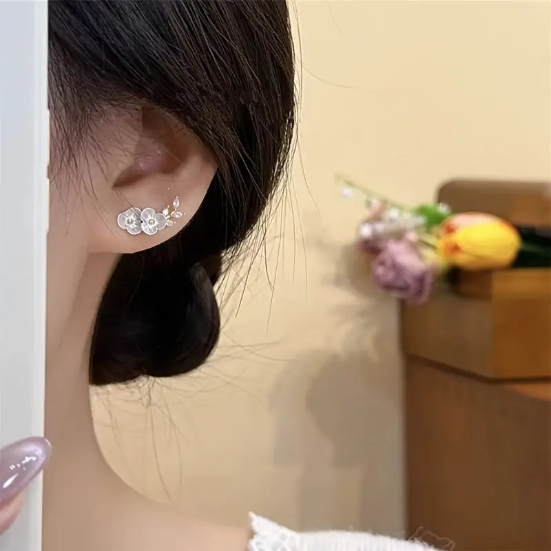 Auskarai „Baltai žydintys sodai“ 🌸