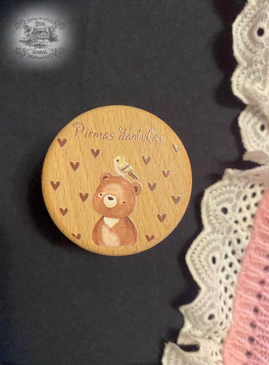 Medinė dėžutė pirmajam dantukui 🐻🕊️