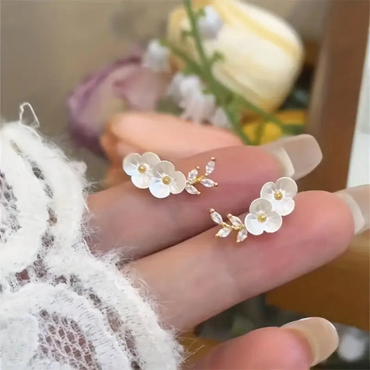 Auskarai „Baltai žydintys sodai“ 🌸