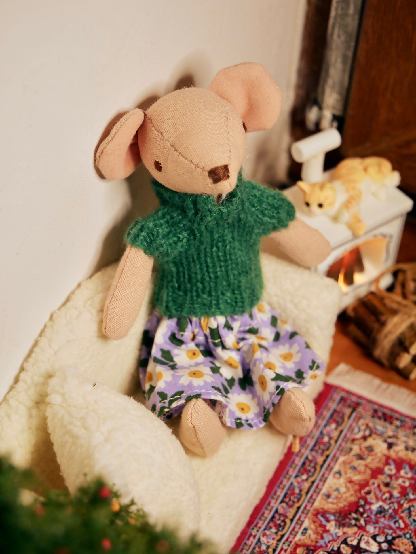 🌸 Pelytė Hana su violetiniu sijonu