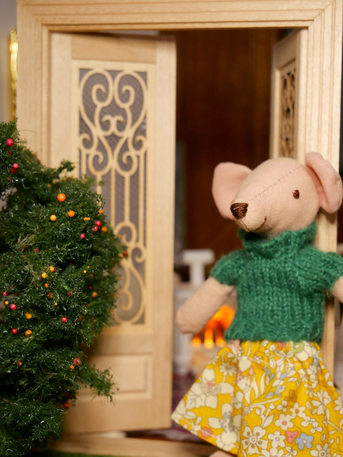 Pelytė Hana su geltonu sijonu