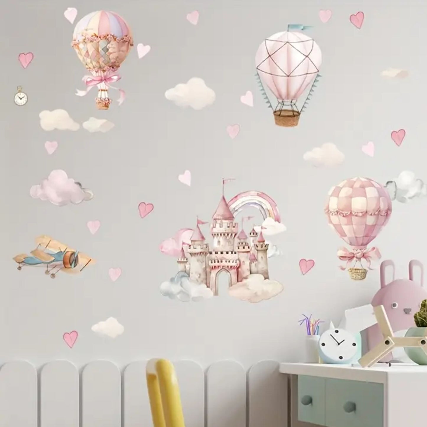 Lipdukai ant sienos "Pasakų šalis ir oro balionai"