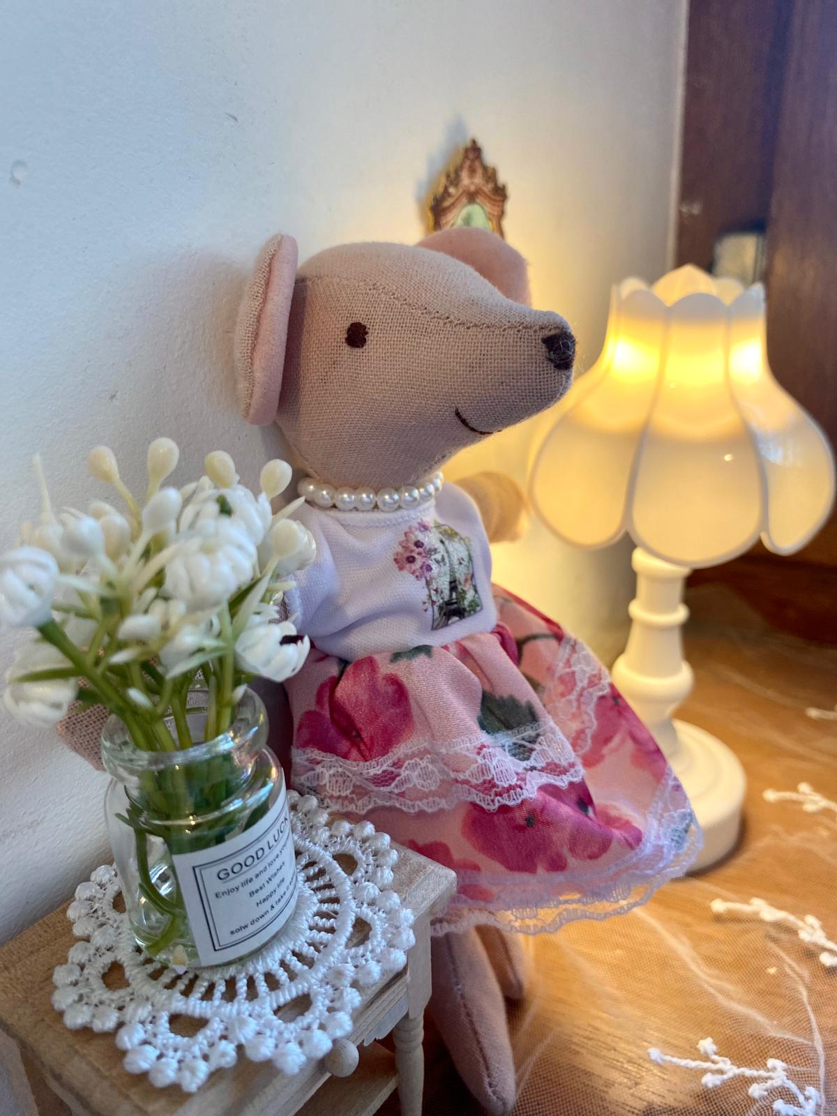 Pelytė Paula – dvaro elegancijos įsikūnijimas 🐭✨