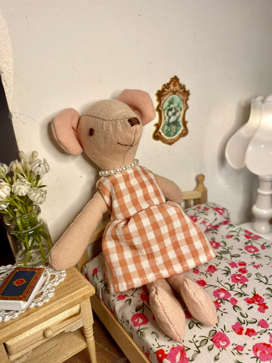 Pelytė Paula – stilingoji Liucietės sesė