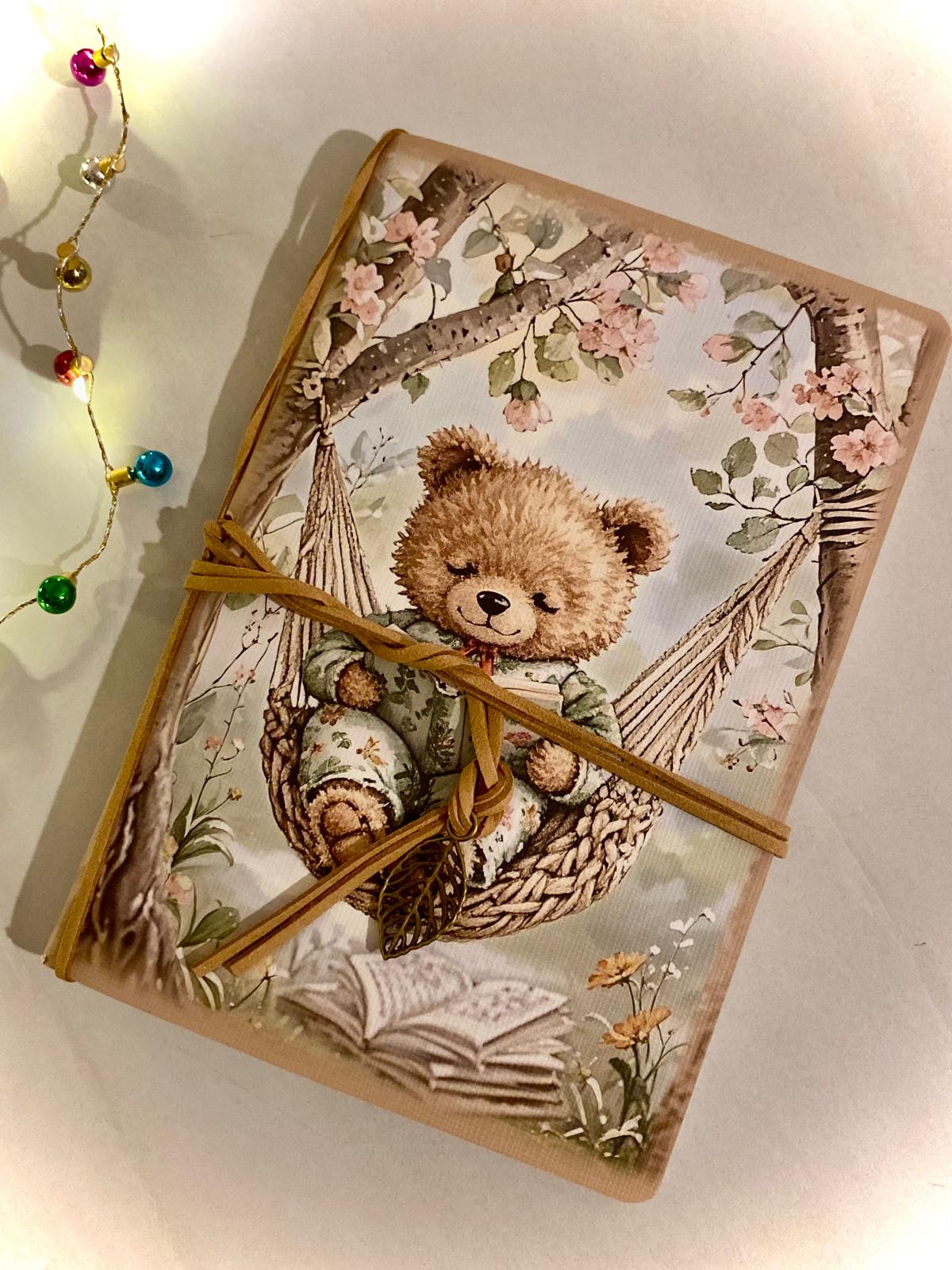 Jauki užrašų–piešimo knygutė „Meškutis hamake“